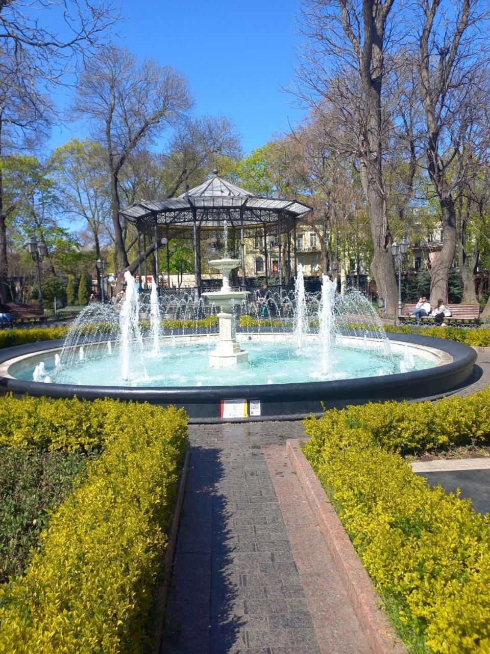 "Ваша Квартира" - У Самого Дерибаса! "Ваша Квартира" Біля Самого Дерибаса! Odessa Luaran gambar